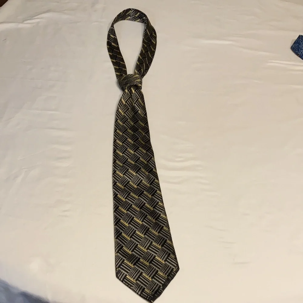 Umberto Frasier tie gray yellow